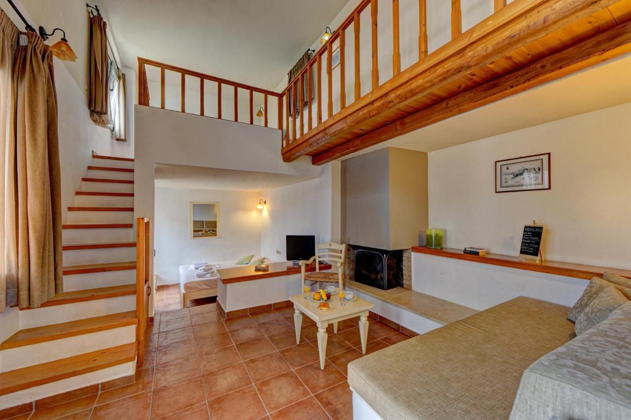Mourtzanakis Residence - Traditional Eco Hotel In Akhládha Buitenkant foto
