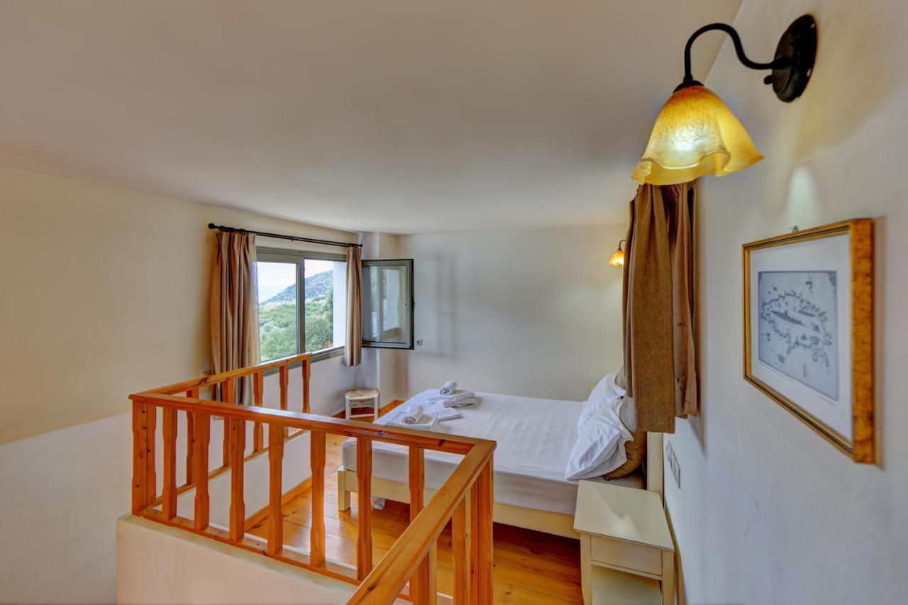 Mourtzanakis Residence - Traditional Eco Hotel In Akhládha Buitenkant foto