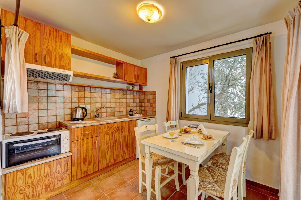 Mourtzanakis Residence - Traditional Eco Hotel In Akhládha Buitenkant foto